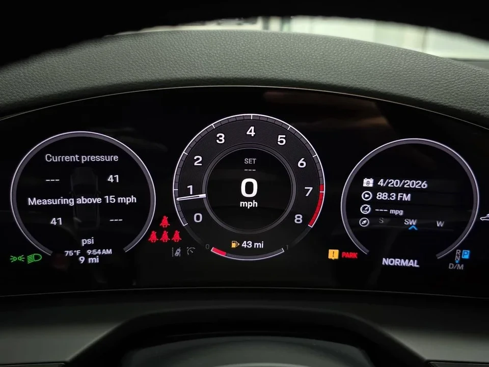 2026 Porsche 976 Panamera - Image 14 of 31