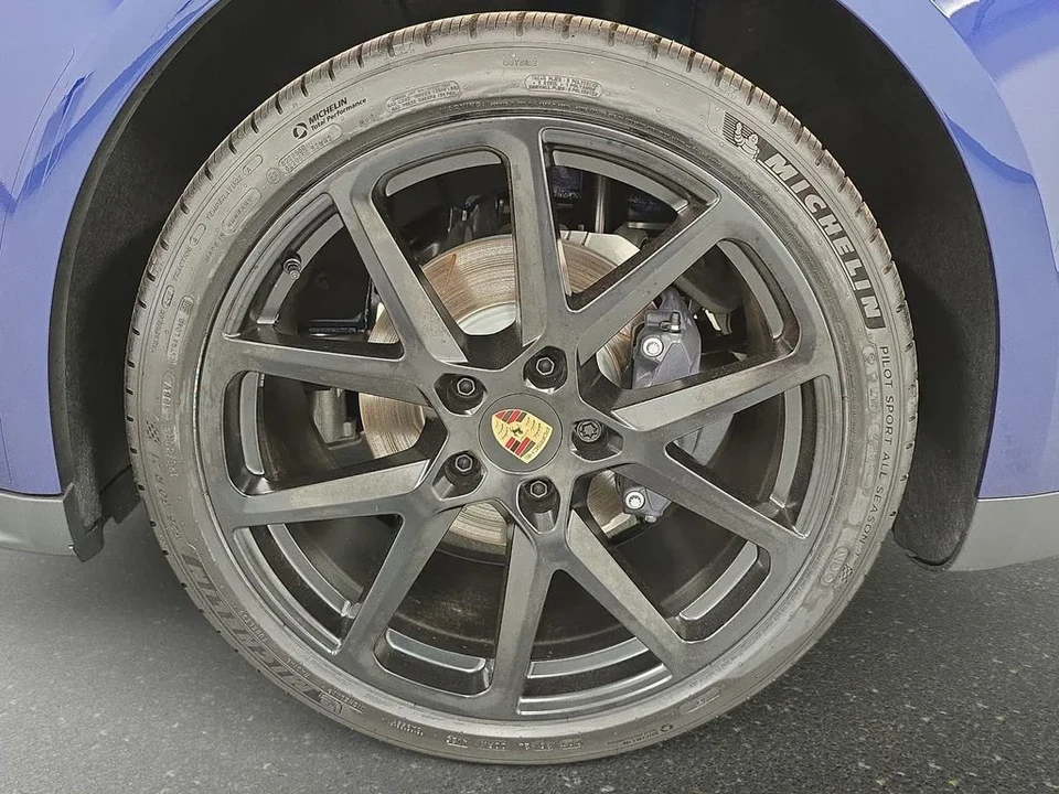 2026 Porsche 976 Panamera - Image 29 of 31