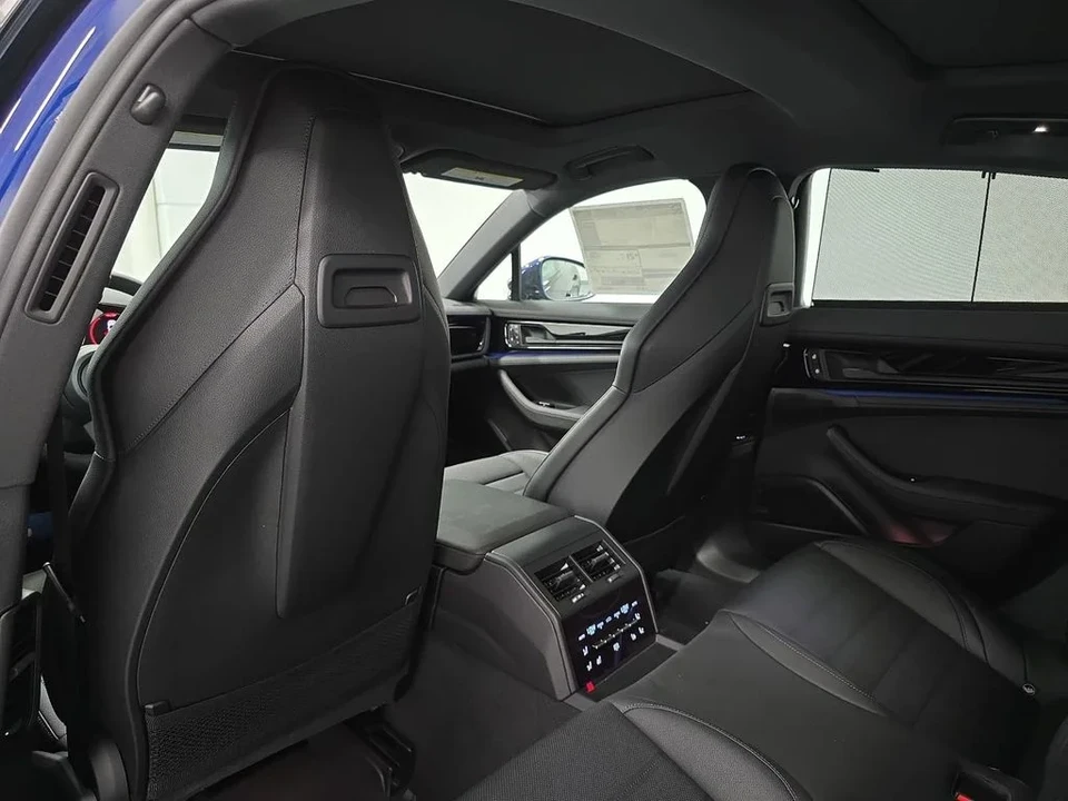 2026 Porsche 976 Panamera - Image 28 of 31