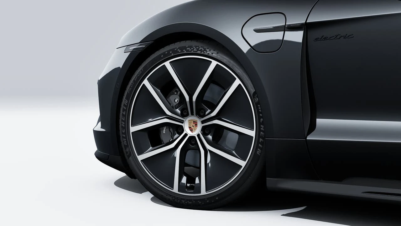 2026 Porsche Taycan 4 - Image 10 of 14
