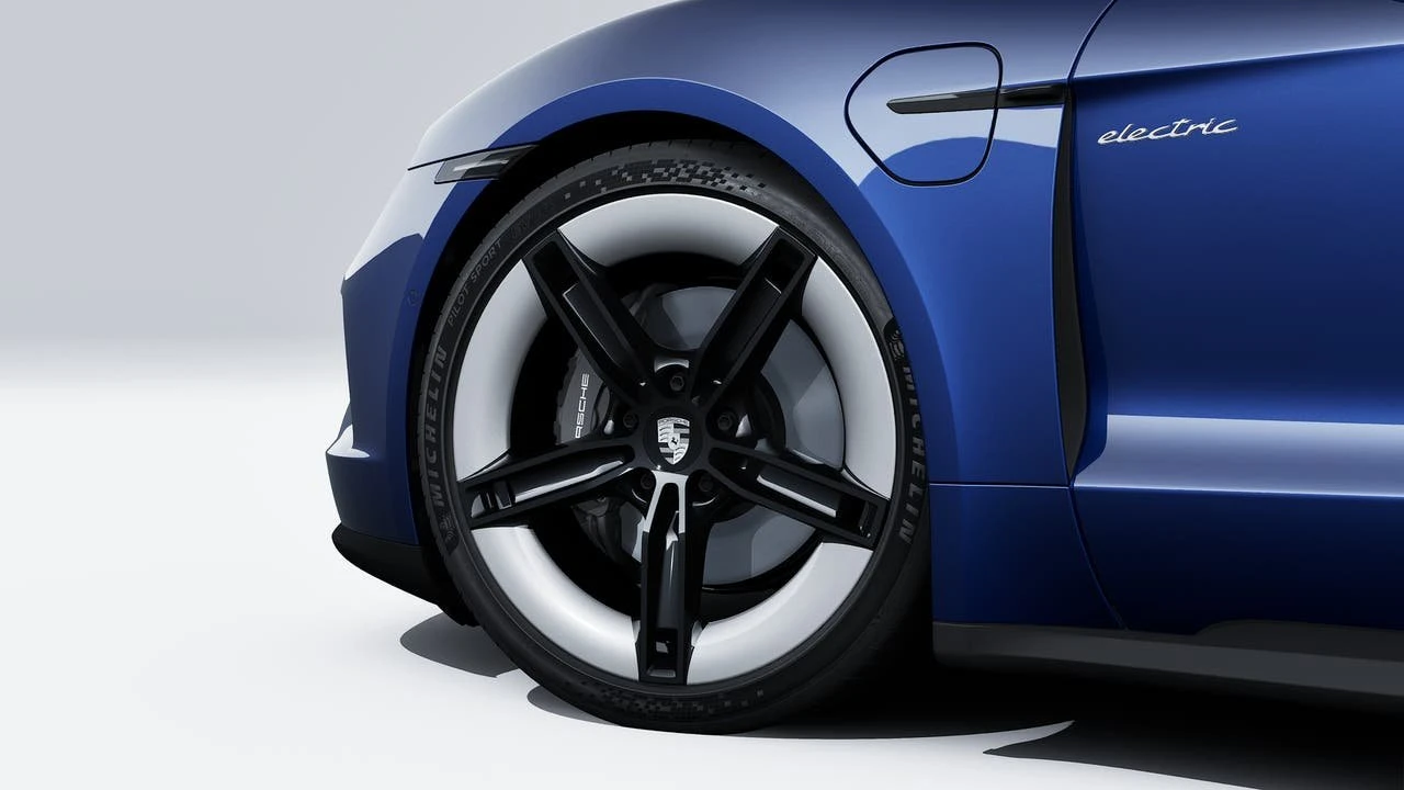 2026 Porsche Taycan 4 - Image 10 of 14