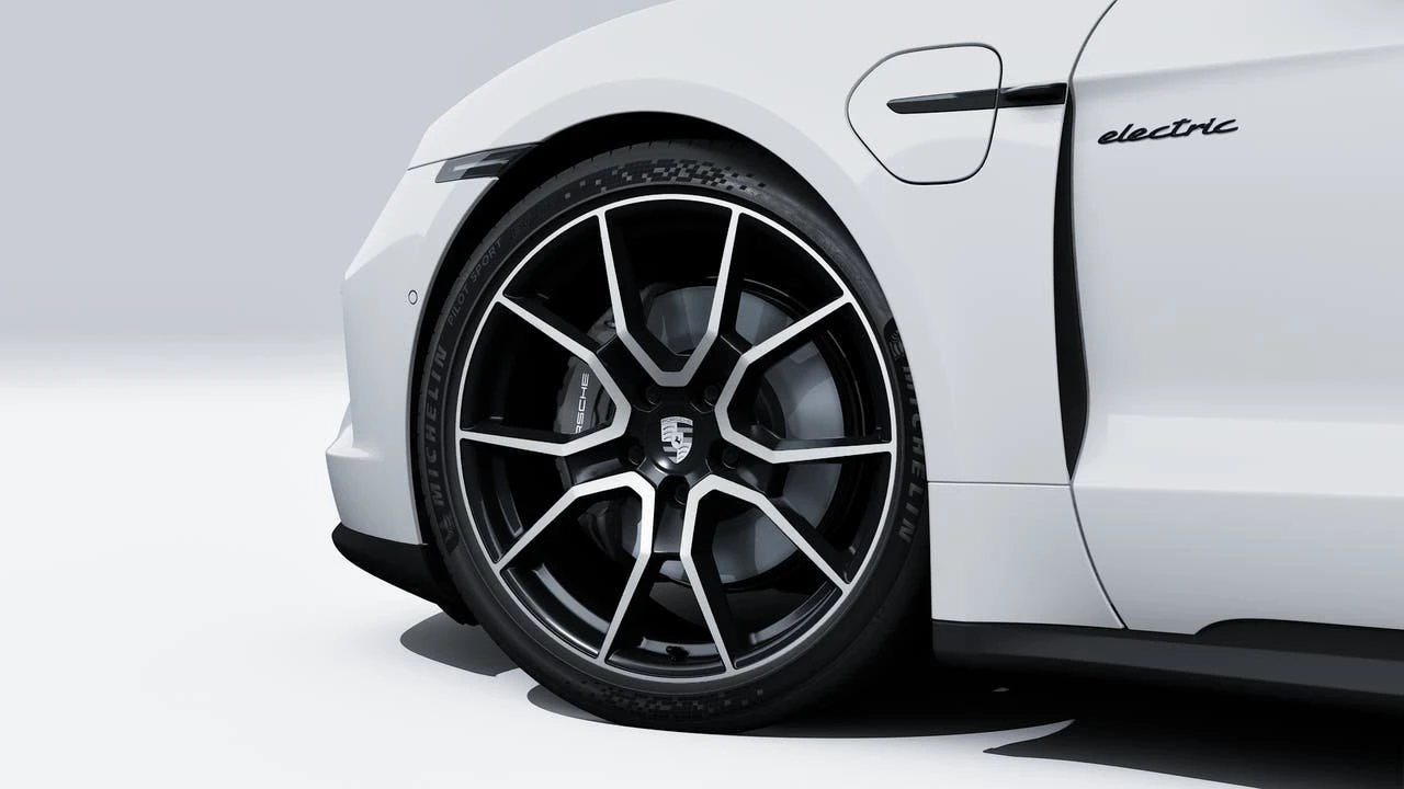 2026 Porsche Taycan 4 - Image 10 of 14