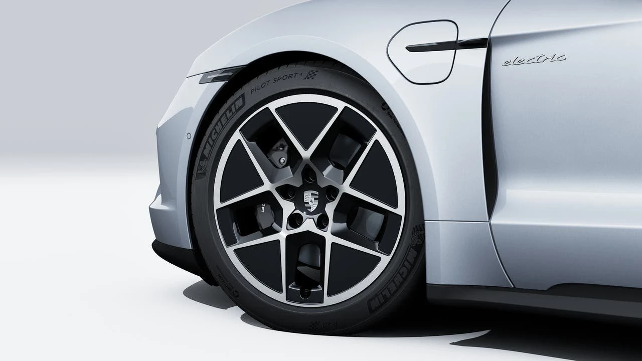 2026 Porsche Taycan 4 - Image 10 of 14