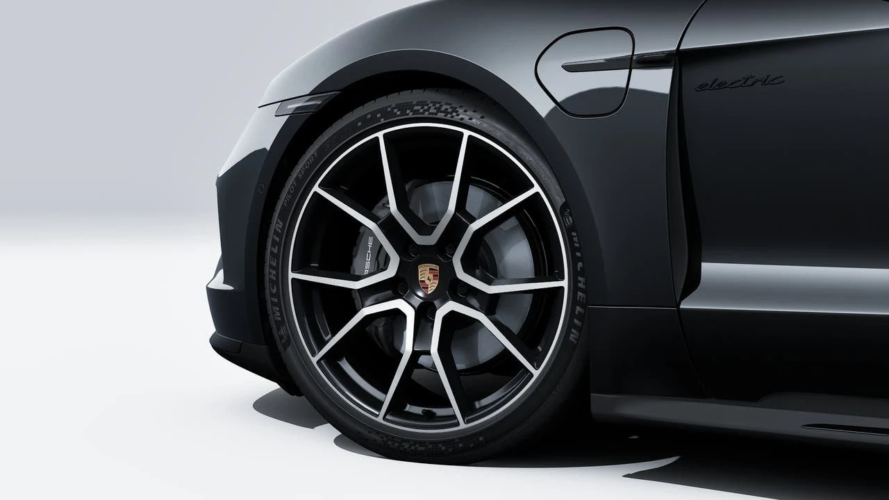 2026 Porsche Taycan - Image 10 of 14