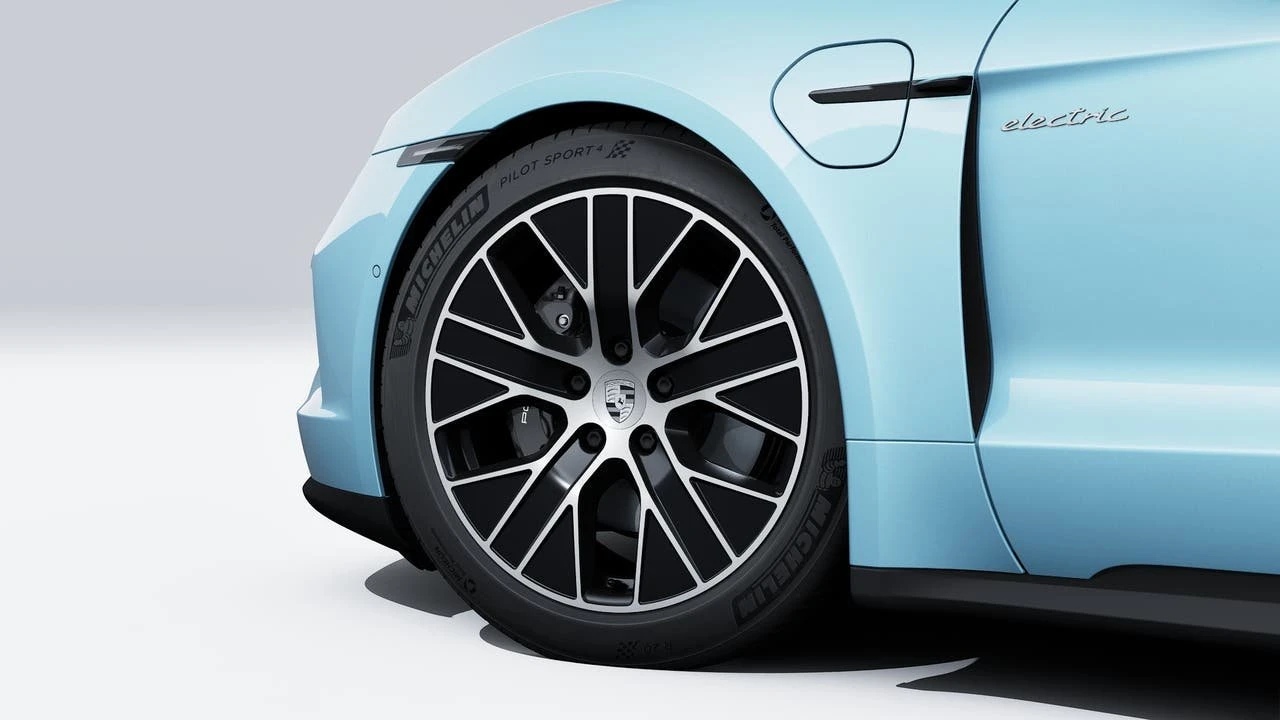 2026 Porsche Taycan - Image 10 of 14