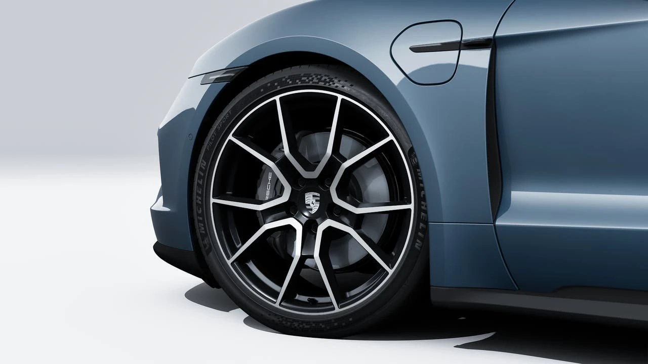 2026 Porsche Taycan - Image 10 of 14