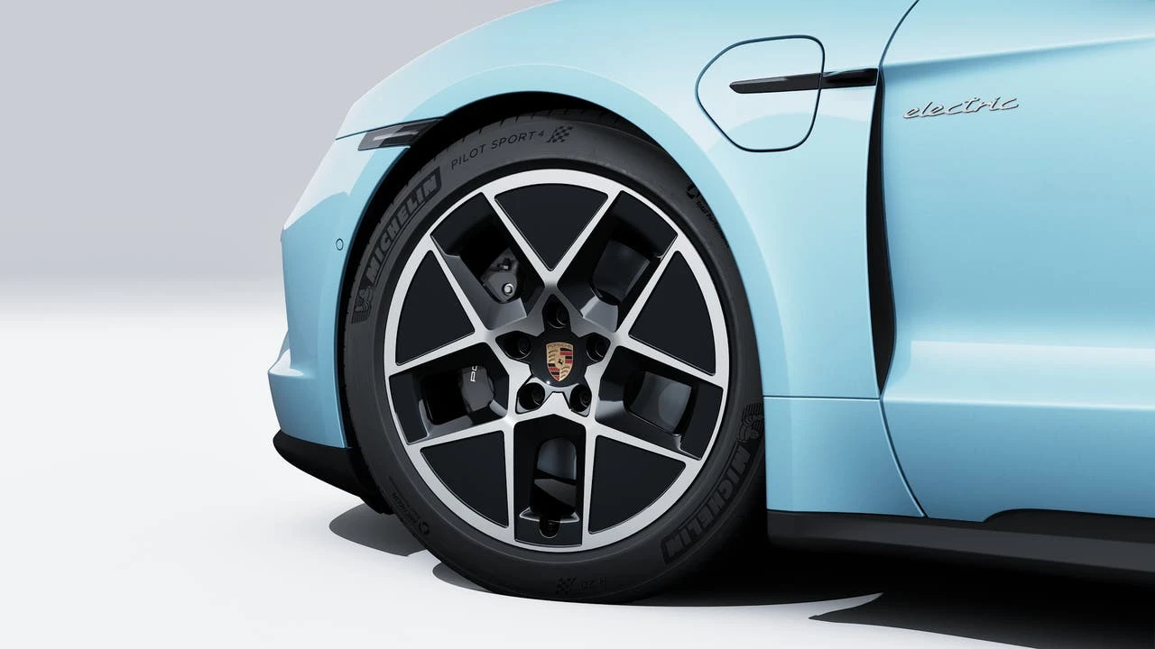 2026 Porsche Taycan - Image 10 of 14