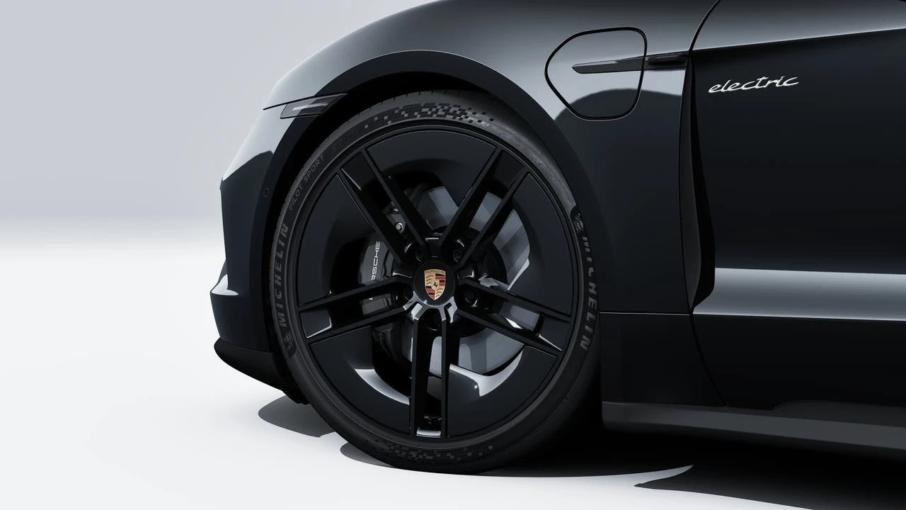 2026 Porsche Taycan - Image 10 of 14