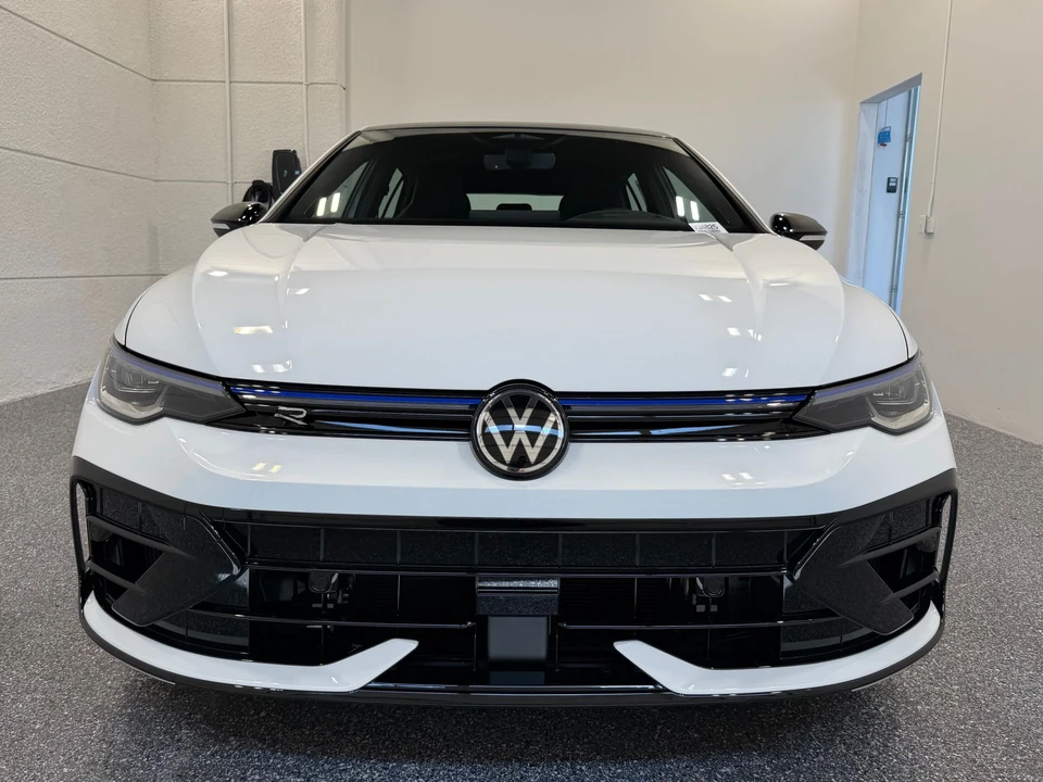 2026 Volkswagen Golf R Mk8 - Image 10 of 31