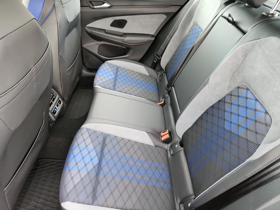 2026 Volkswagen Golf R Mk8 - Image 19 of 31