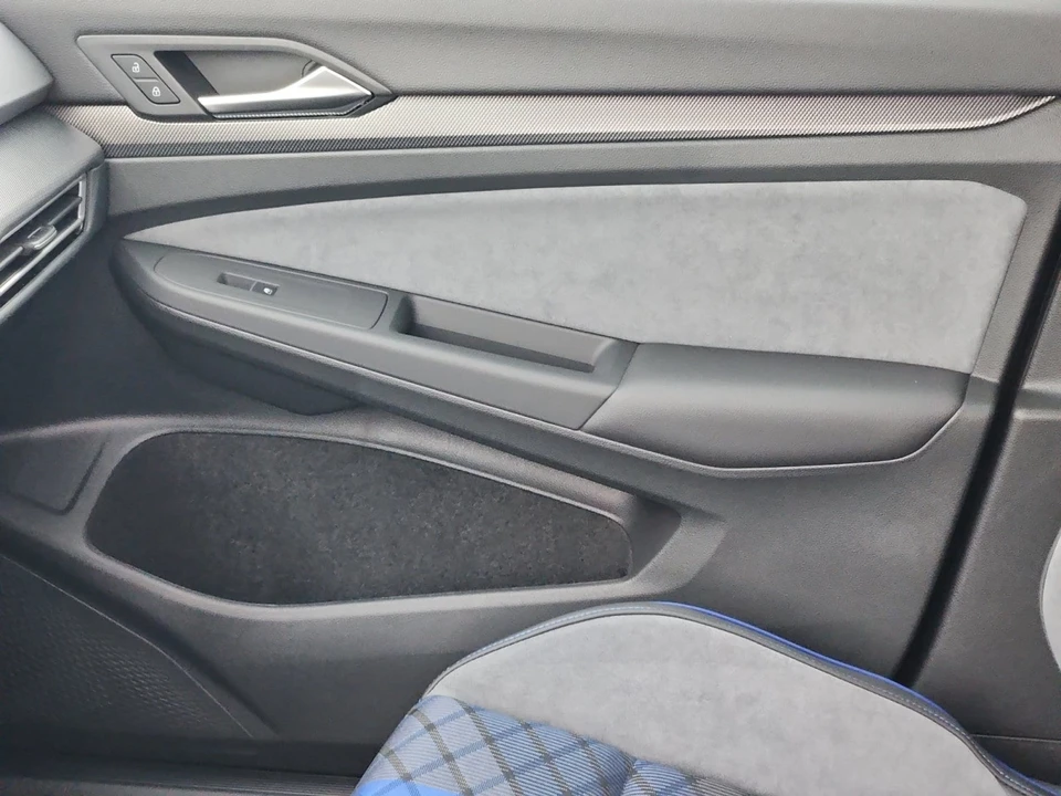 2026 Volkswagen Golf R Mk8 - Image 18 of 31