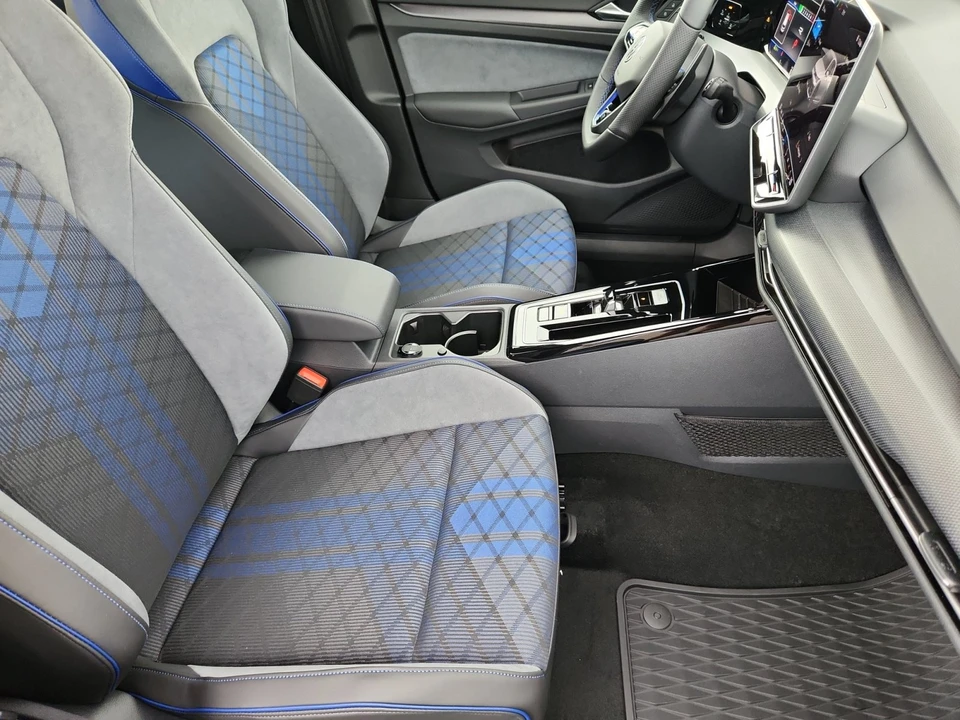 2026 Volkswagen Golf R Mk8 - Image 21 of 31