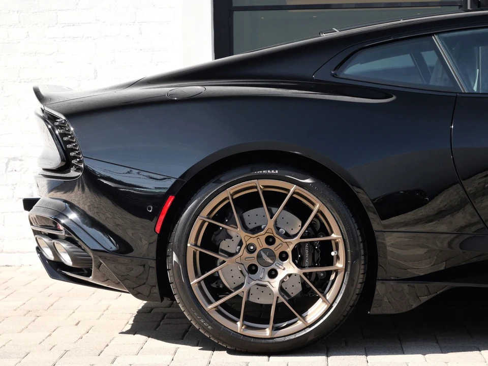 2027 Aston Martin Vanquish 3rd Gen - Image 25 of 27