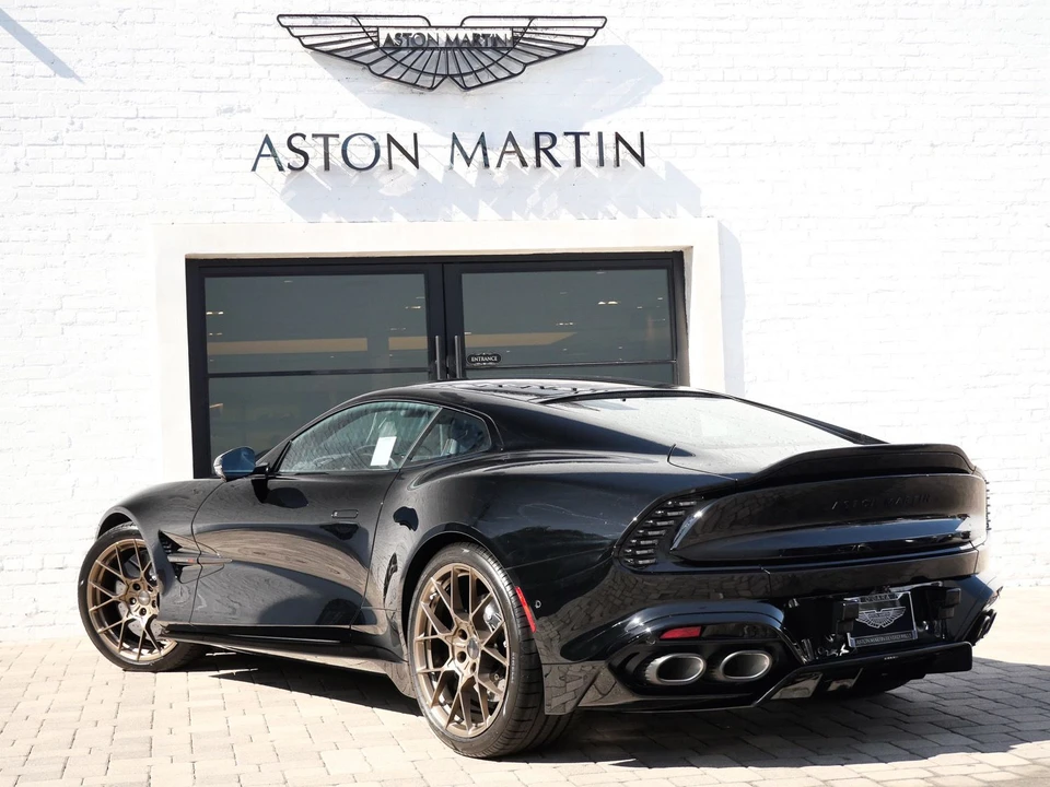 2027 Aston Martin Vanquish 3rd Gen - Image 2 of 27