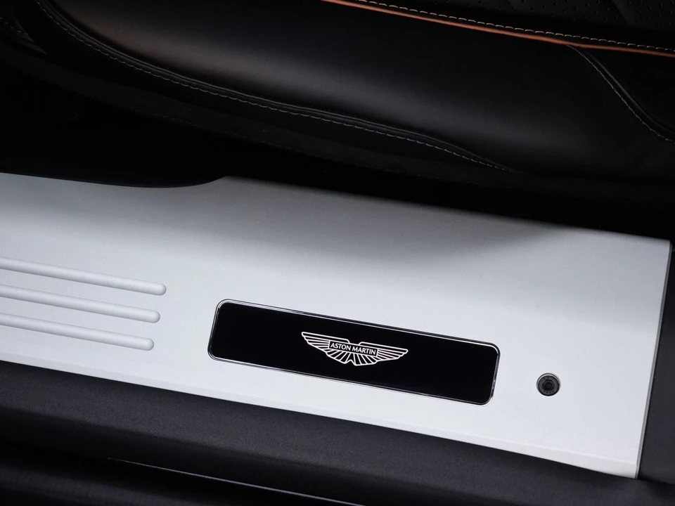 2027 Aston Martin Vanquish 3rd Gen - Image 19 of 27