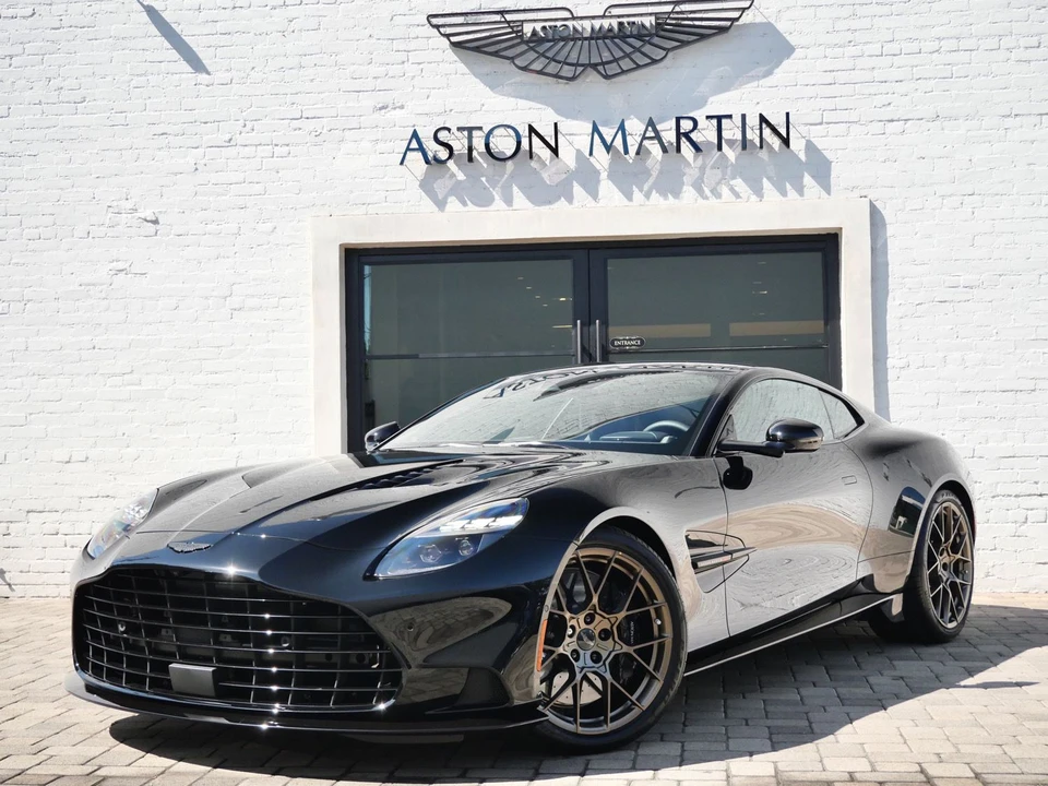 2027 Aston Martin Vanquish 3rd Gen - Image 13 of 27