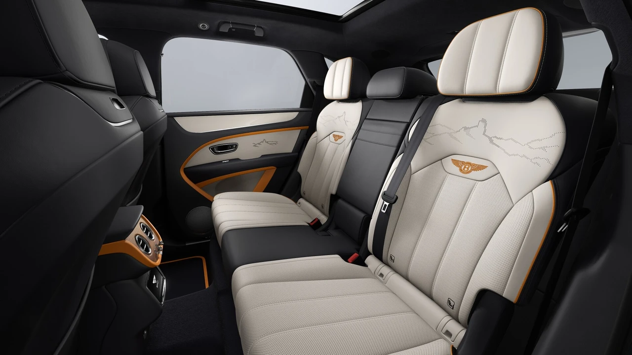 2027 Bentley Bentayga - Image 7 of 10