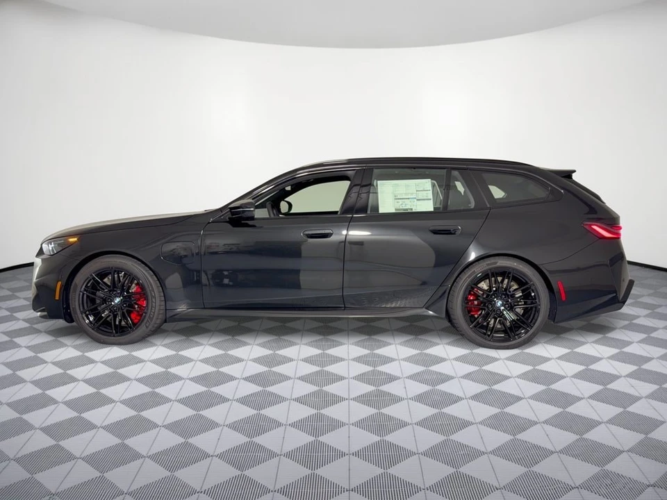 2027 BMW G90/G99 M5 - Image 2 of 29