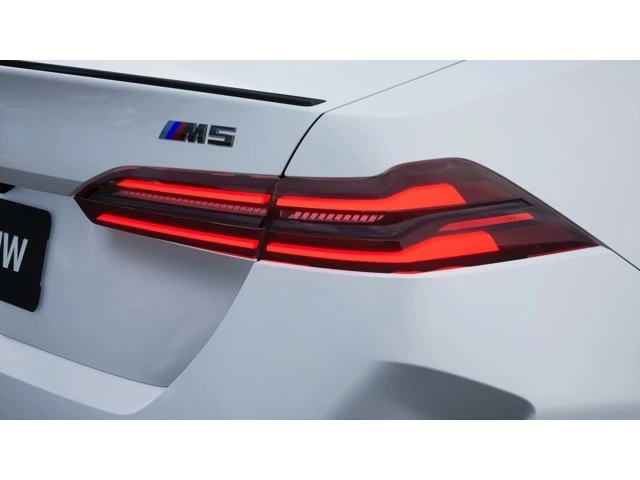2027 BMW M5 - Image 8 of 14