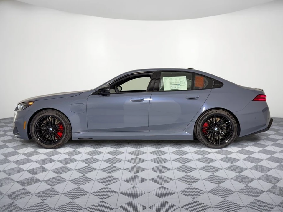 2027 BMW G90/G99 M5 - Image 2 of 31