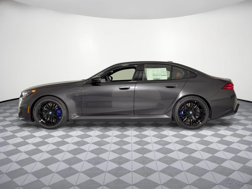 2027 BMW G90/G99 M5 - Image 2 of 30