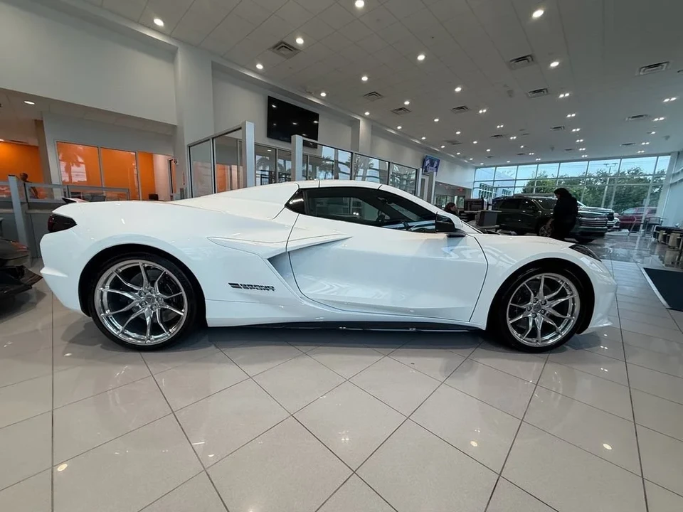 2027 Chevrolet Corvette C8 Grand Sport - Image 9 of 31