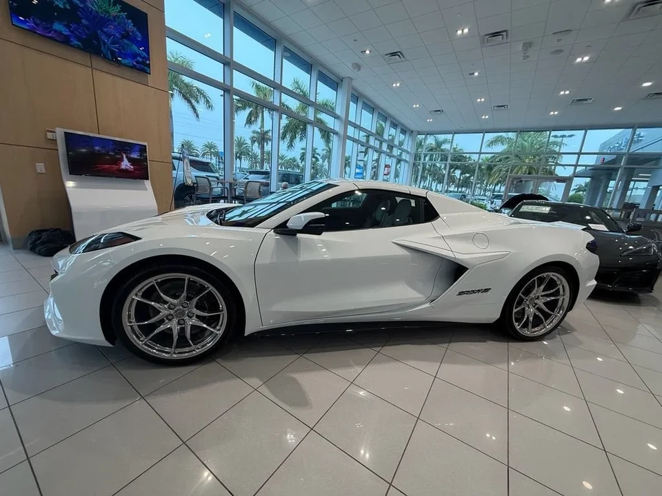 2027 Chevrolet Corvette C8 Grand Sport - Image 4 of 31