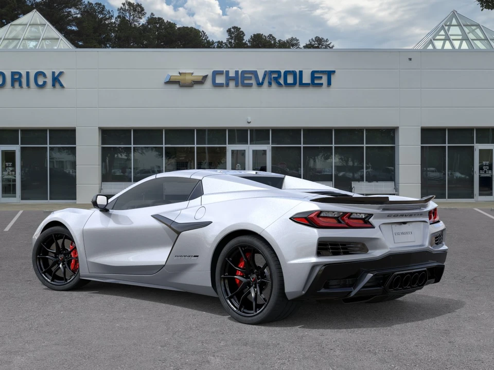 2027 Chevrolet Corvette C8 Grand Sport - Image 2 of 31