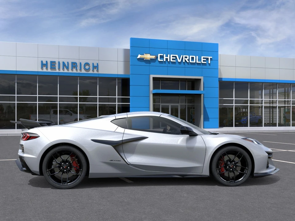 2027 Chevrolet Corvette C8 Grand Sport - Image 5 of 31
