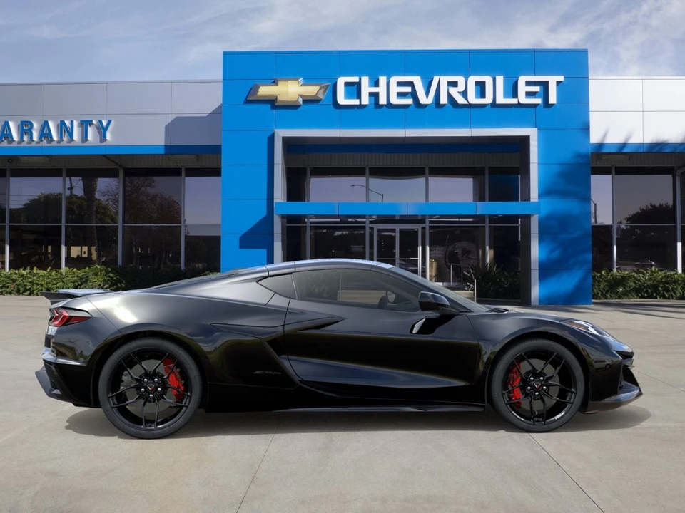 2027 Chevrolet Corvette C8 Z06 - Image 5 of 31