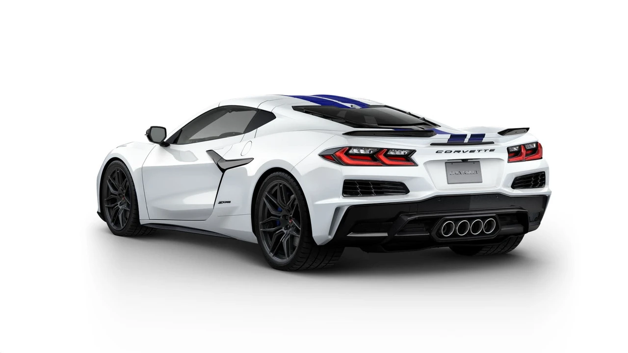 2027 Chevrolet Corvette C8 Z06 - Image 4 of 12