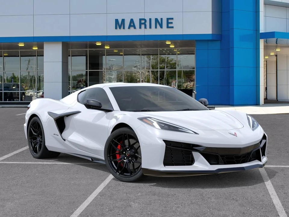 2027 Chevrolet Corvette C8 Z06 - Image 7 of 31