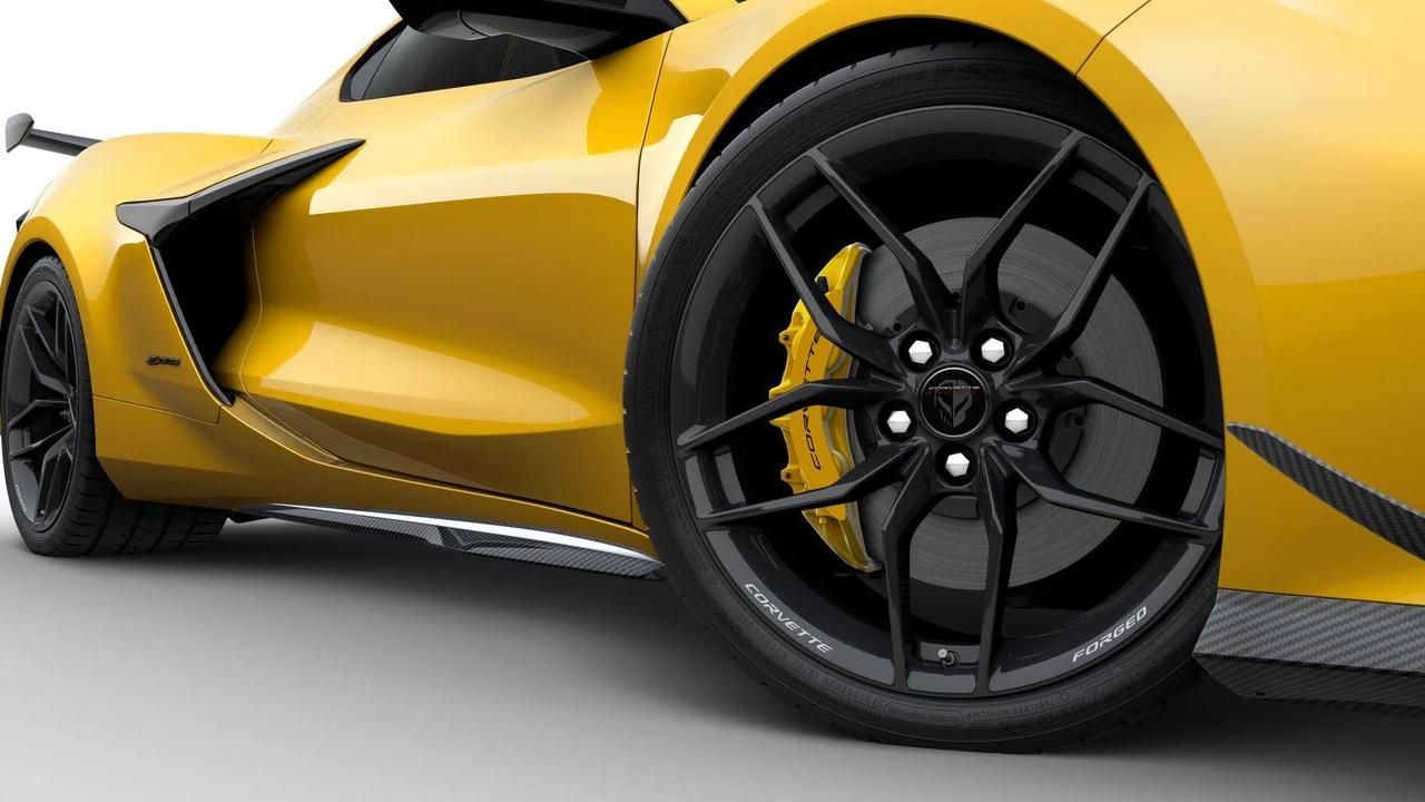 2027 Chevrolet Corvette C8 Z06 - Image 7 of 12