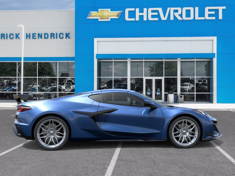 2027 Chevrolet Corvette C8 Z06 - Image 7 of 31