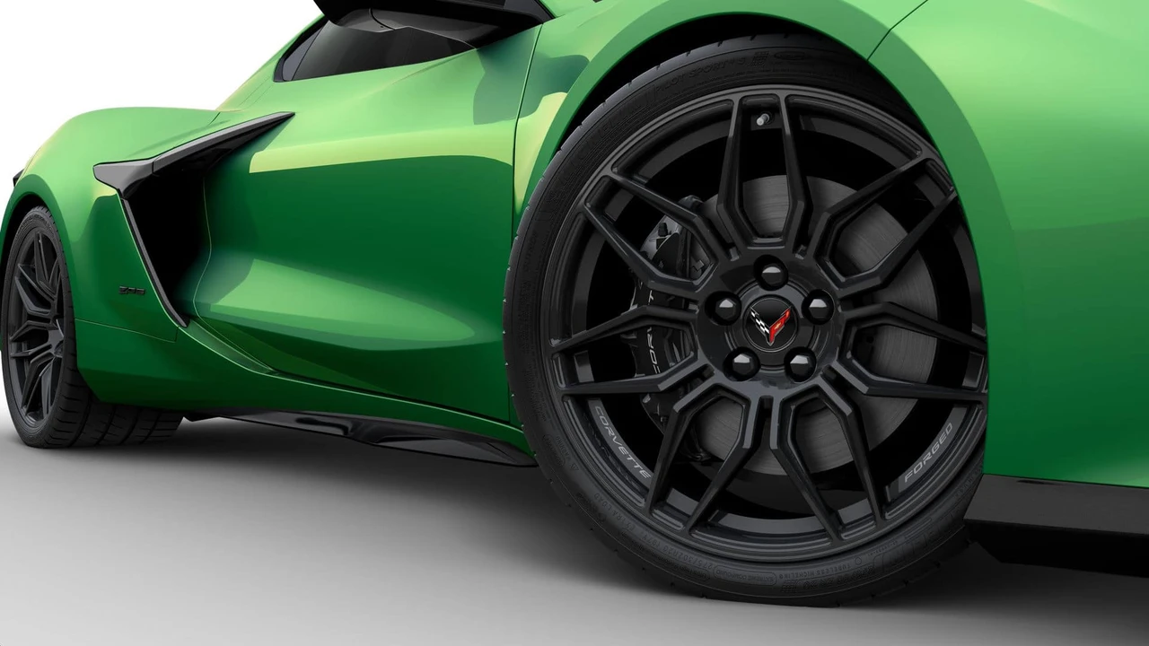 2027 Chevrolet Corvette C8 Z06 - Image 7 of 12