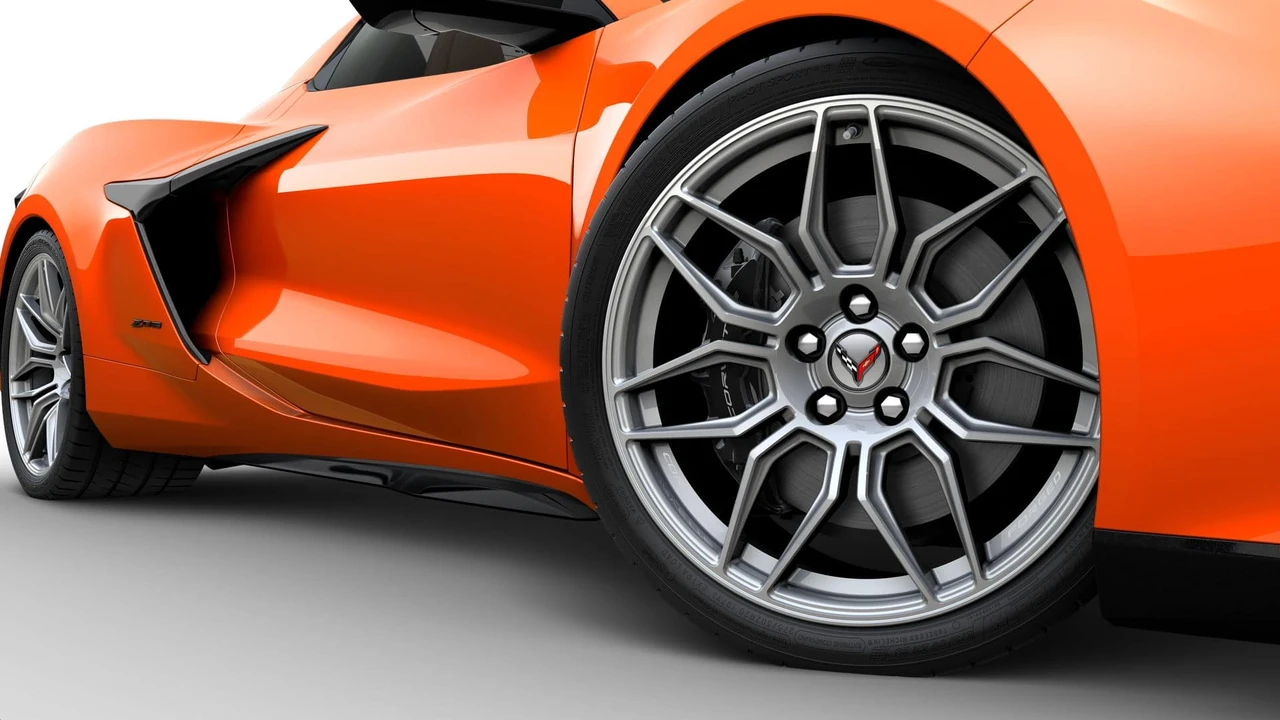 2027 Chevrolet Corvette C8 Z06 - Image 7 of 12