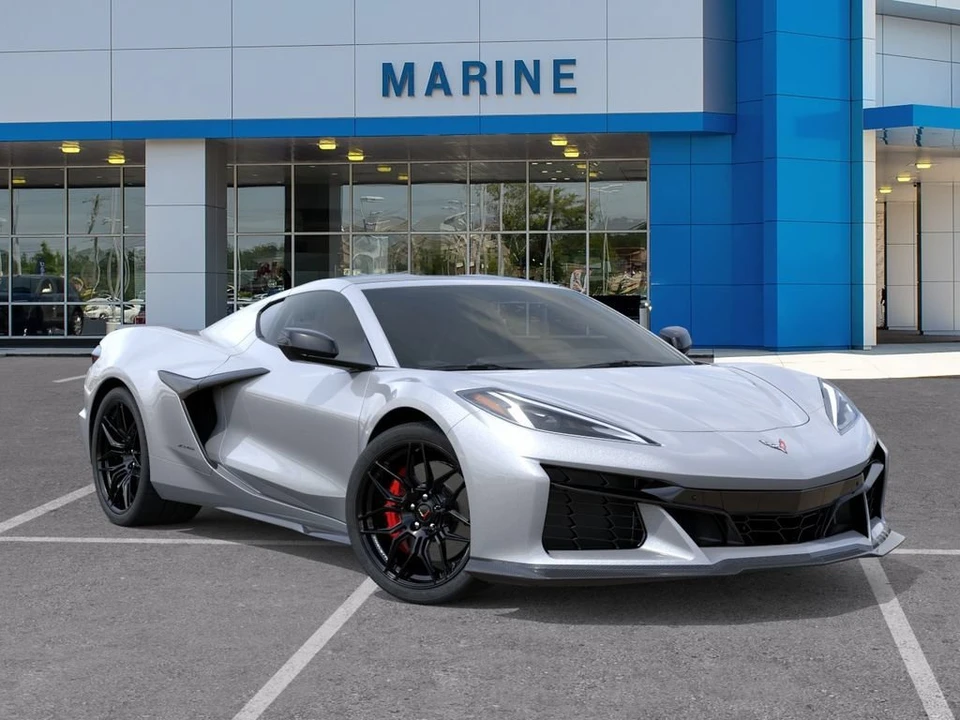 2027 Chevrolet Corvette C8 Z06 - Image 7 of 31