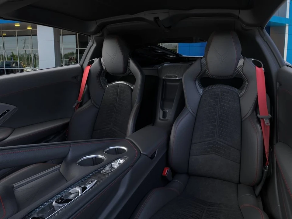 2027 Chevrolet Corvette C8 Z06 - Image 16 of 31
