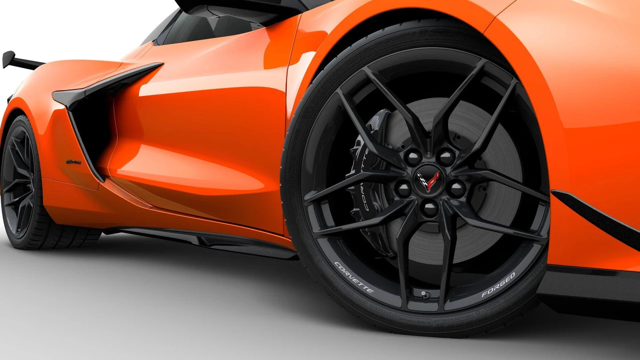 2027 Chevrolet Corvette C8 Grand Sport - Image 6 of 11