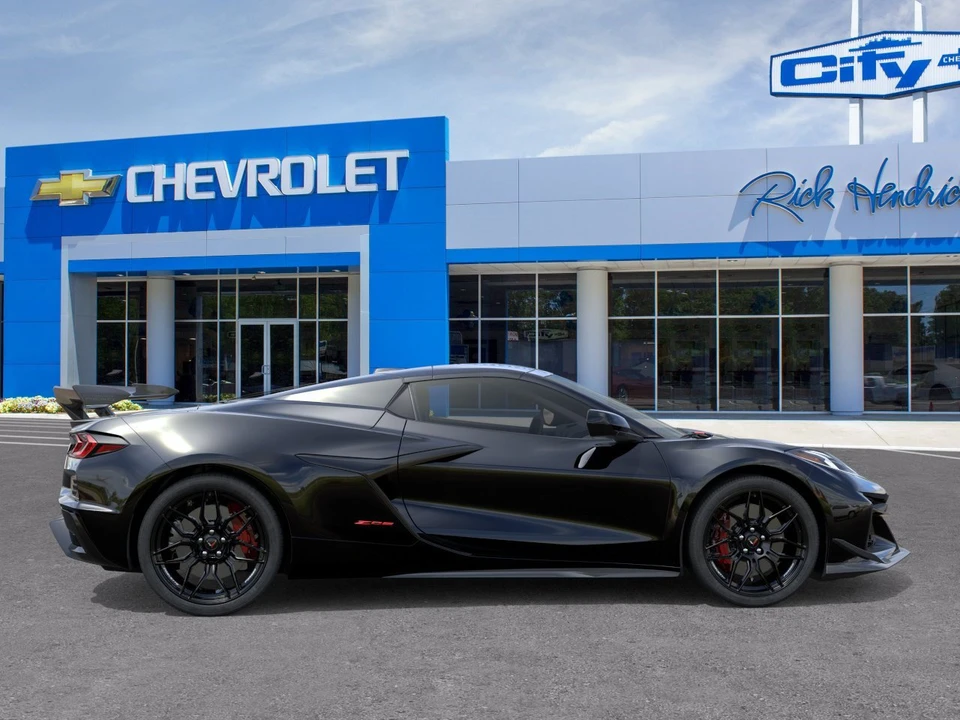 2027 Chevrolet Corvette C8 Z06 - Image 7 of 31