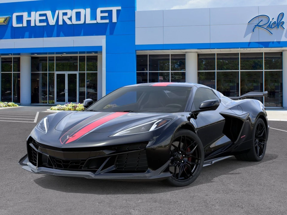 2027 Chevrolet Corvette C8 Z06 - Image 8 of 31