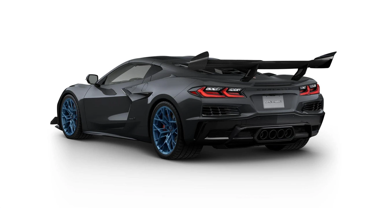 2027 Chevrolet Corvette C8 ZR1 - Image 4 of 12