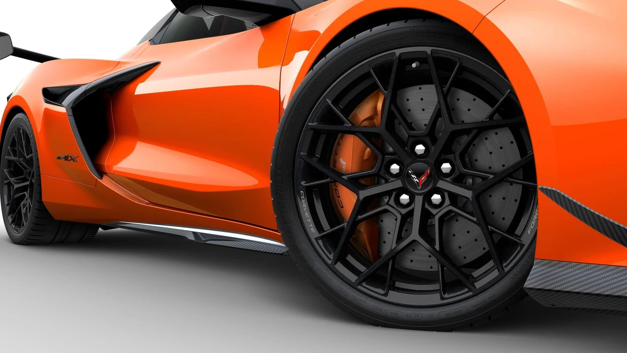 2027 Chevrolet Corvette C8 ZR1X - Image 7 of 12