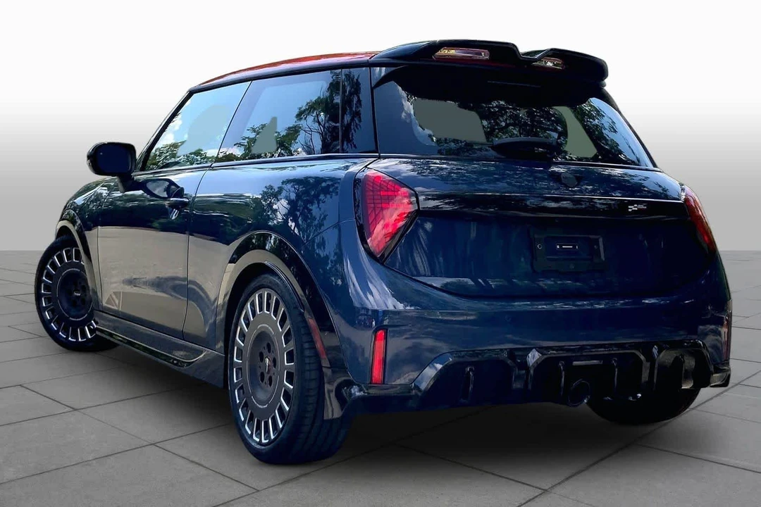 2027 Mini Mini 4th Gen - Image 12 of 19