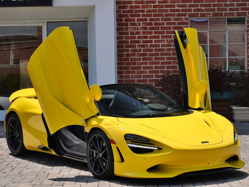 2027 McLaren 750S Spider - Image 15 of 27