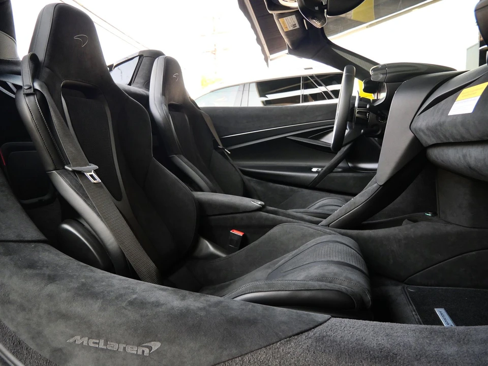 2027 McLaren 750S Spider - Image 11 of 27