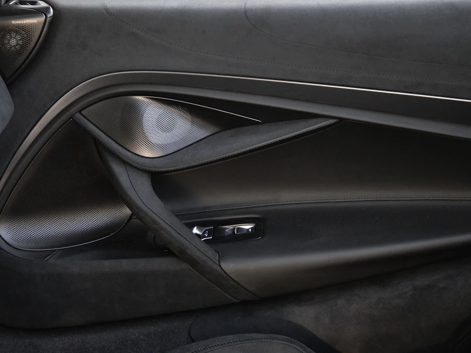 2027 McLaren 750S Spider - Image 20 of 27
