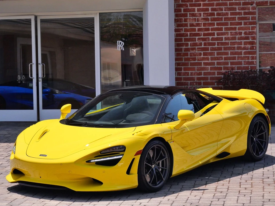 2027 McLaren 750S Spider - Image 17 of 27