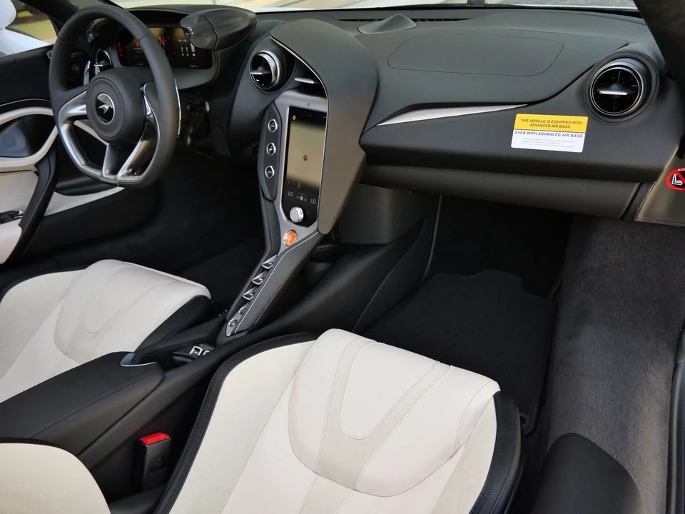 2027 McLaren 750S Spider - Image 10 of 25