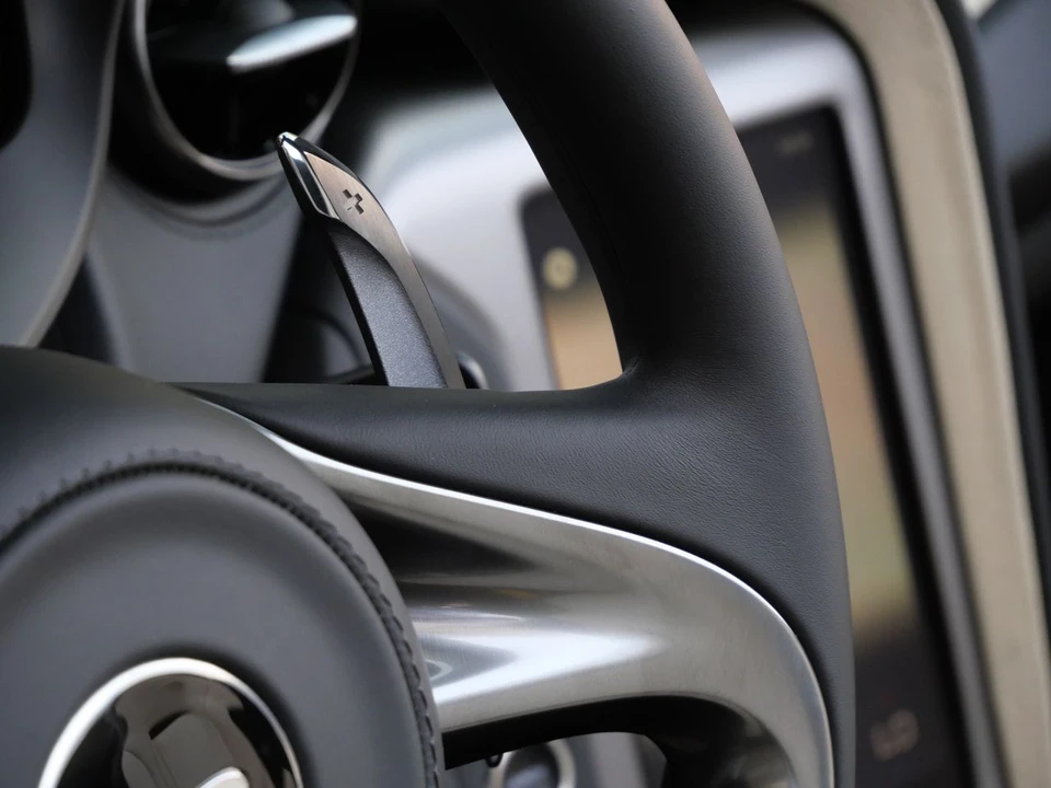 2027 McLaren 750S Spider - Image 12 of 25